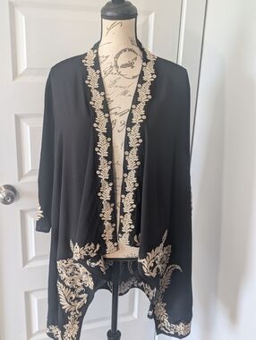 46. Andre By Unit Black Embroidered Open Front Kimono - Cream Floral Trim Size M